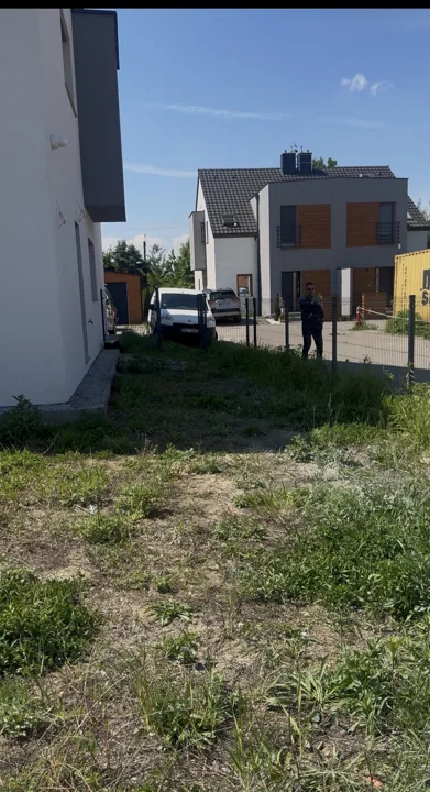 Ogród przed pracami — ujęcie 1 — TRONKS