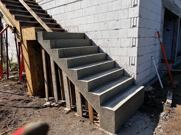 Schody betonowe — etap budowy — TRONKS