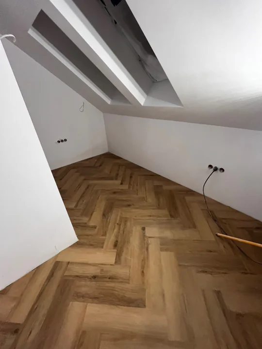 Wykończenie poddasza i podłoga w jodełkę — TRONKS
